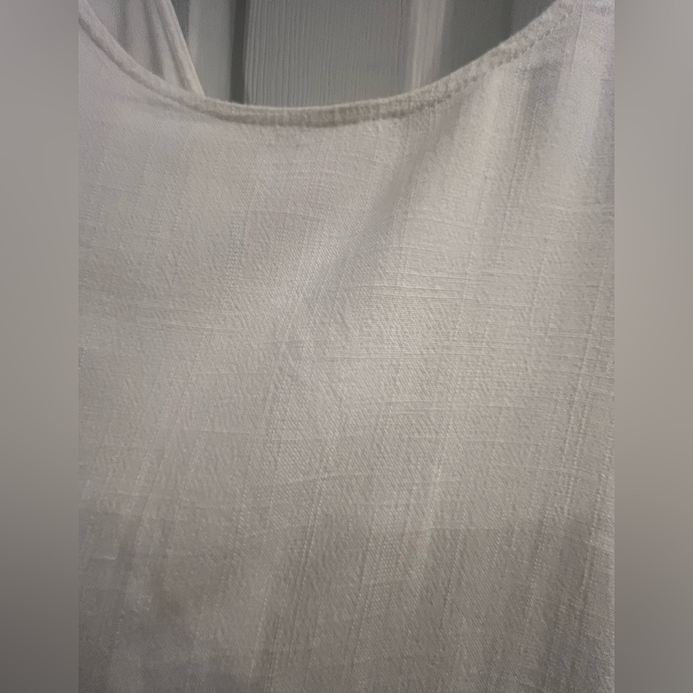 Women’s Cream Button-Front Cami Tank Top with Button details - Picture 5 of 5